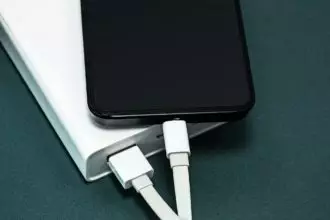 Power bank and mobile phone